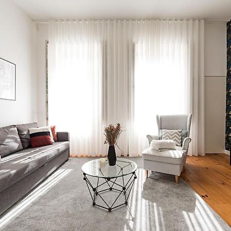 Lovelystay - Cativo Studio Downtown By Metro Station Порто Екстериор снимка
