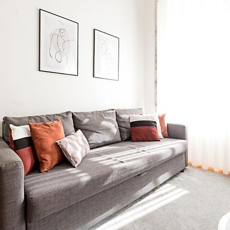 Lovelystay - Cativo Studio Downtown By Metro Station Порто Екстериор снимка