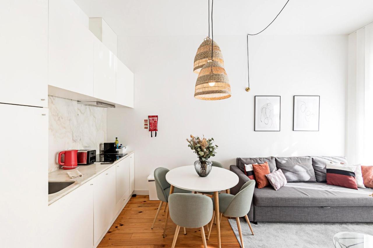Lovelystay - Cativo Studio Downtown By Metro Station Порто Екстериор снимка