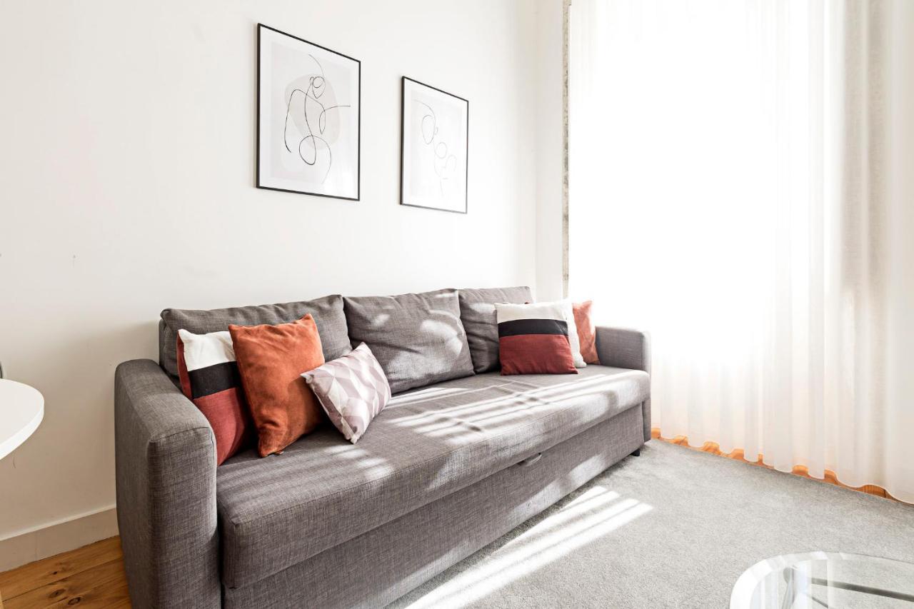 Lovelystay - Cativo Studio Downtown By Metro Station Порто Екстериор снимка