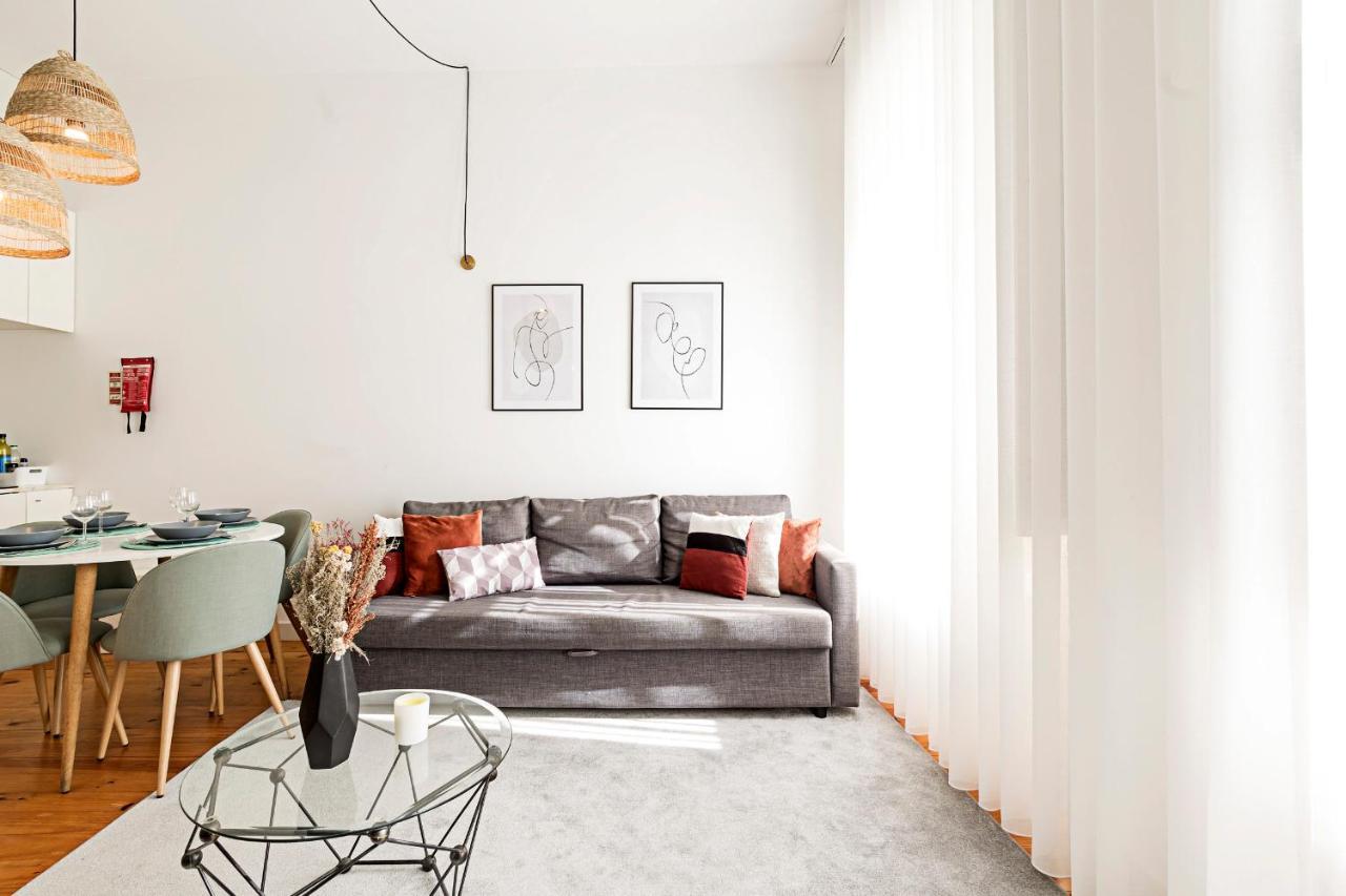 Lovelystay - Cativo Studio Downtown By Metro Station Порто Екстериор снимка