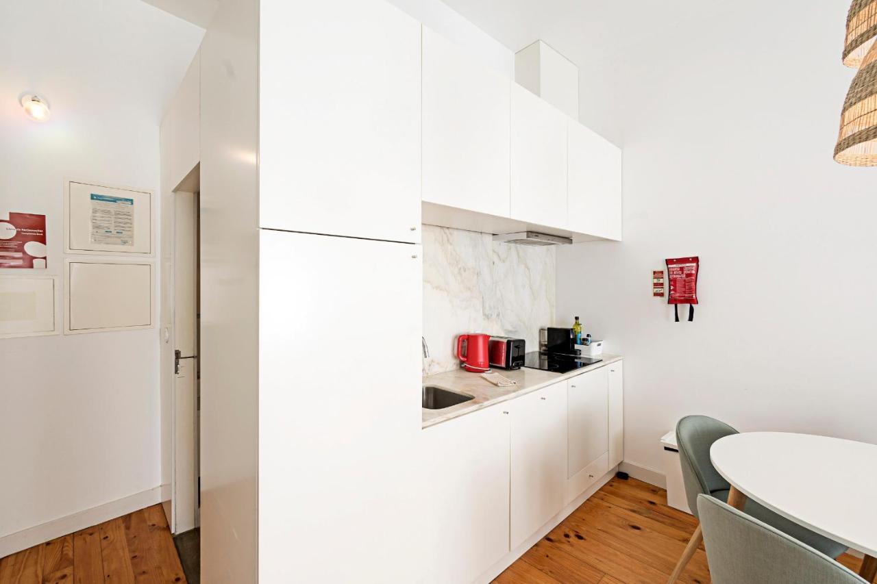 Lovelystay - Cativo Studio Downtown By Metro Station Порто Екстериор снимка