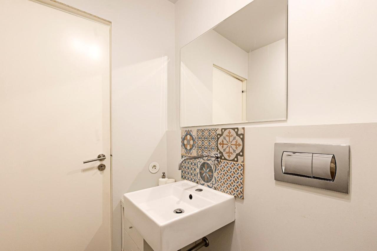Lovelystay - Cativo Studio Downtown By Metro Station Порто Екстериор снимка